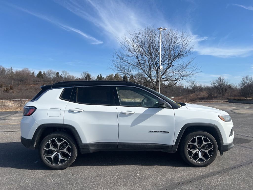 Used 2025 Jeep Compass Limited image 3