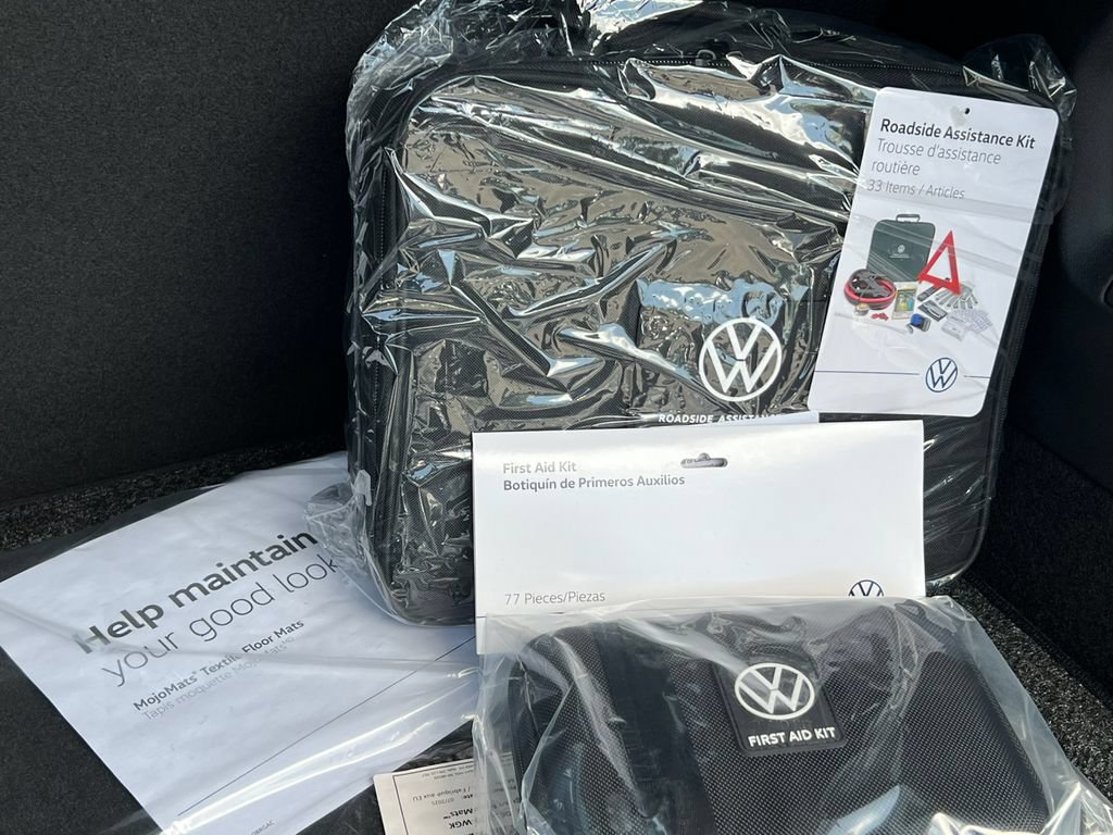 New 2025 Volkswagen Tiguan SE AWD/4WD image 33