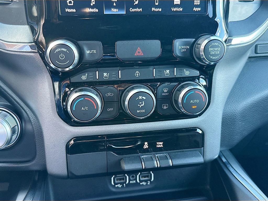 Used 2024 RAM 1500 Laramie AWD/4WD image 17