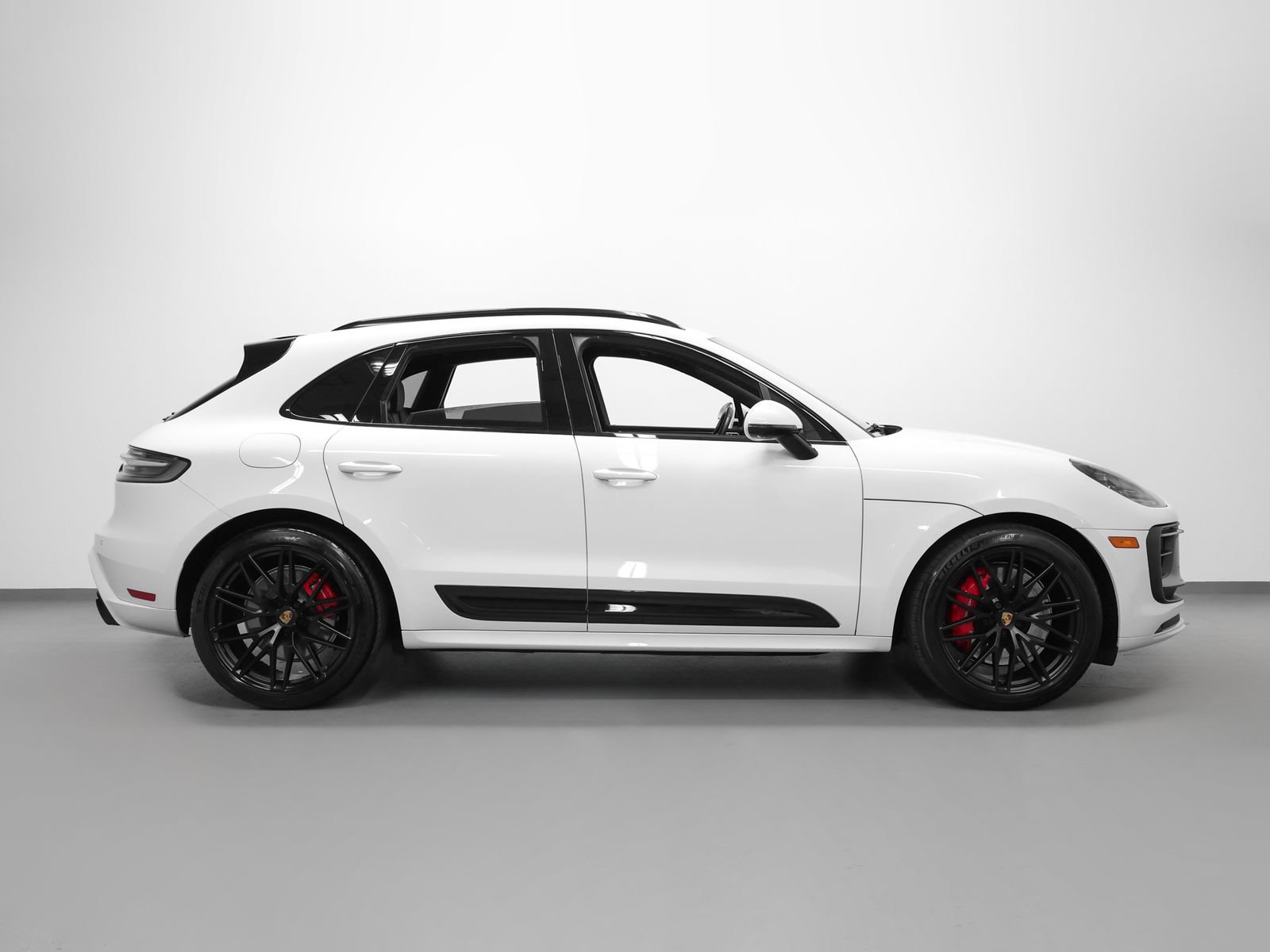 Certified 2022 Porsche Macan GTS image 13