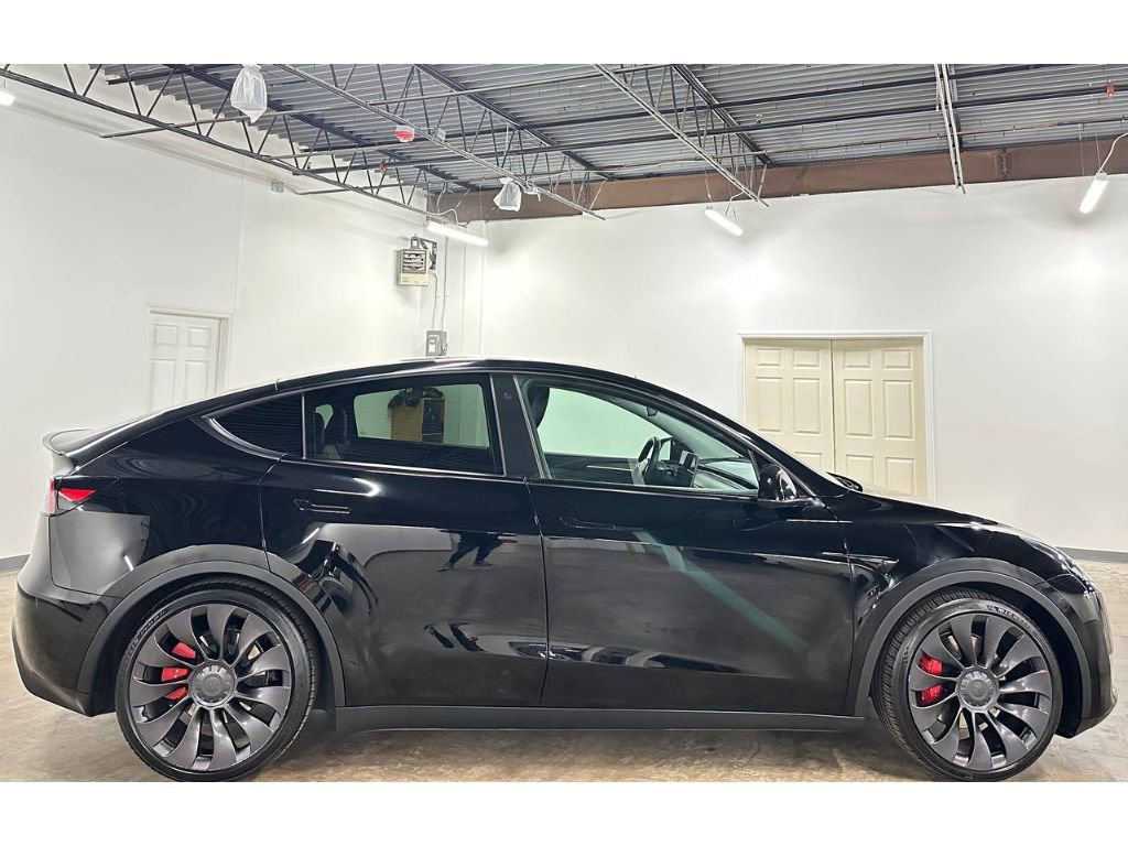 Used 2023 Tesla Model Y Performance image 9