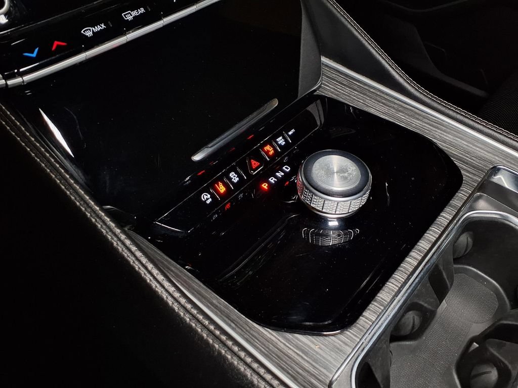 Used 2024 Jeep Wagoneer Series II RWD image 5