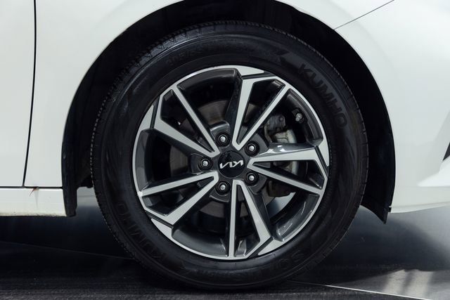 Used 2023 Kia Forte LXS image 27