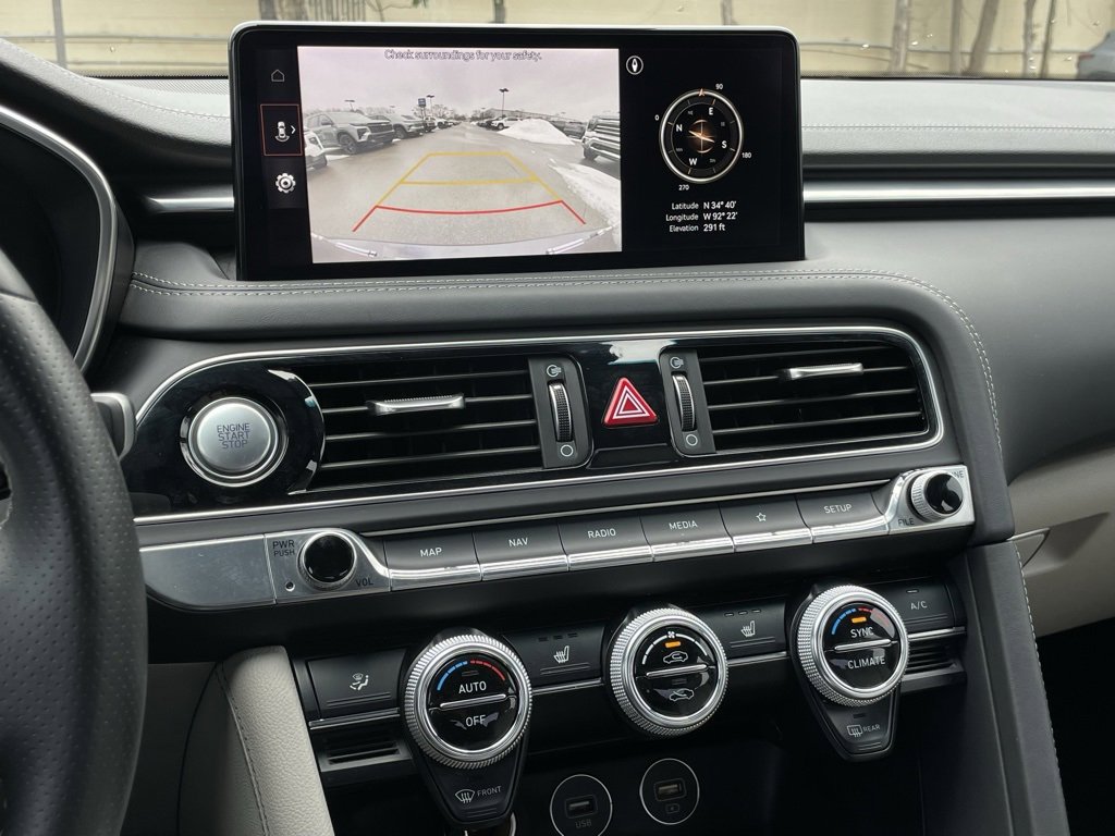 Used 2022 Genesis G70 2.0T image 17