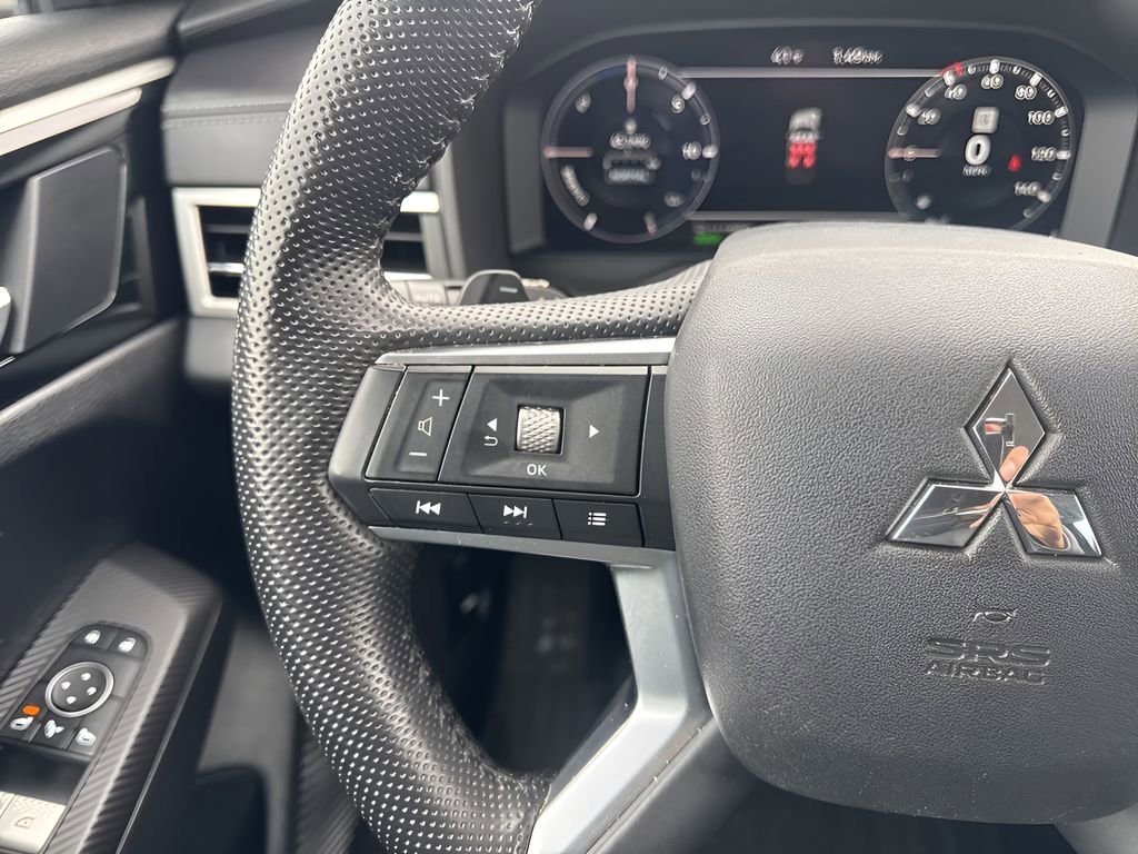 Used 2023 Mitsubishi Outlander SE image 14