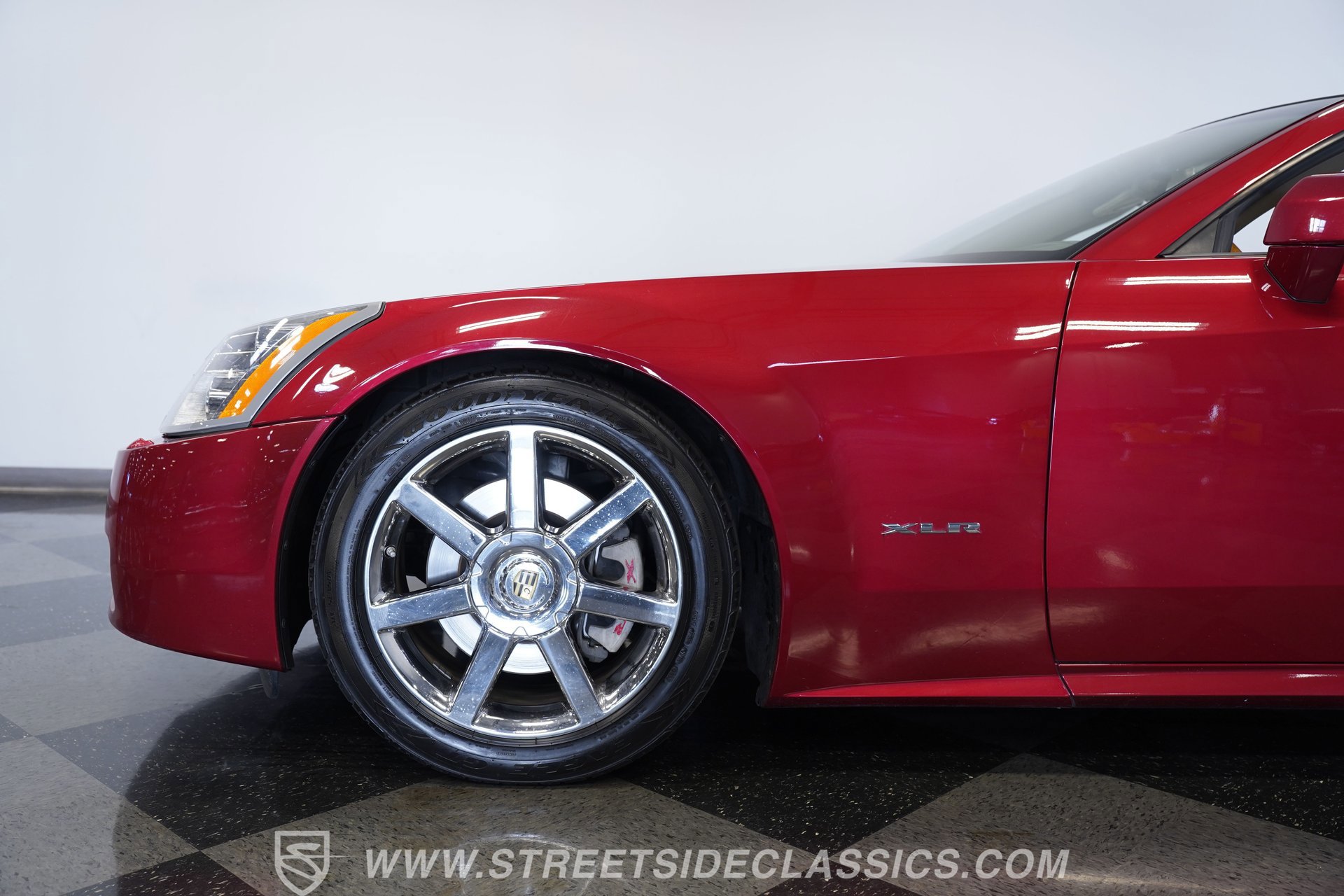 Used 2005 Cadillac XLR image 29