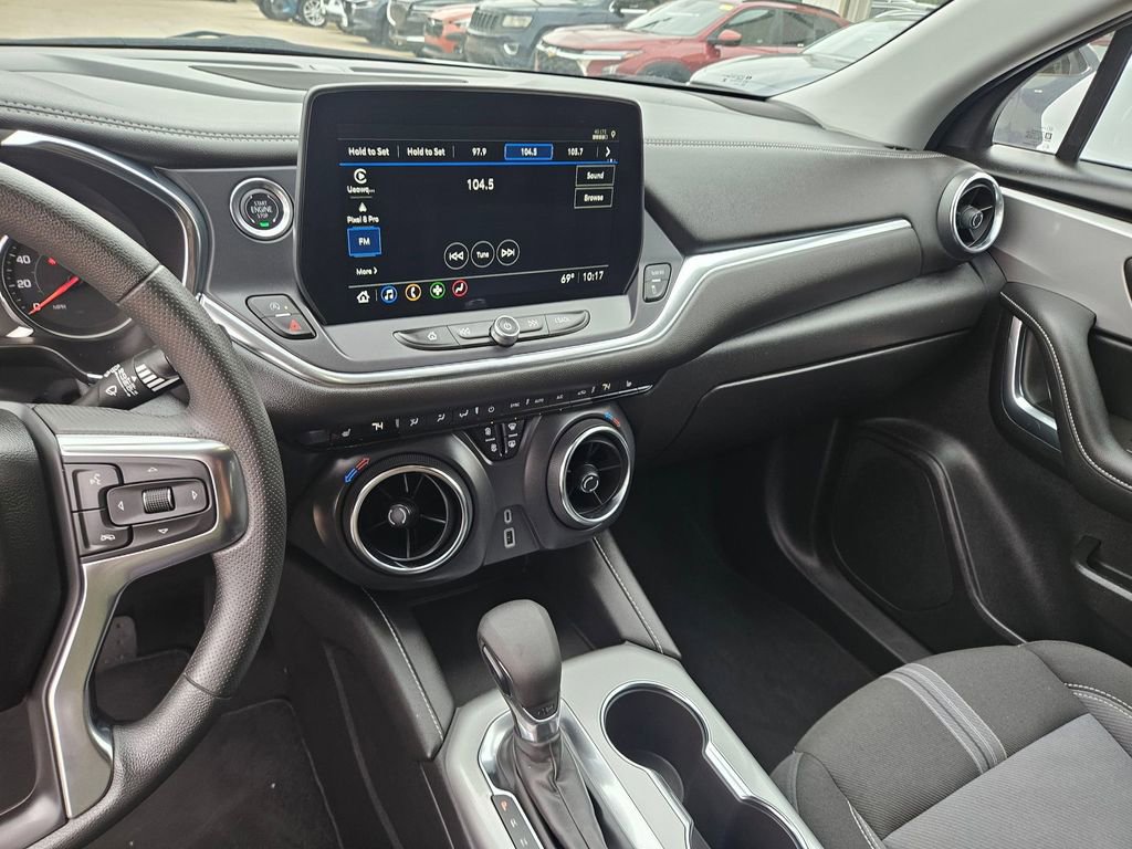 Used 2025 Chevrolet Blazer LT FWD image 20