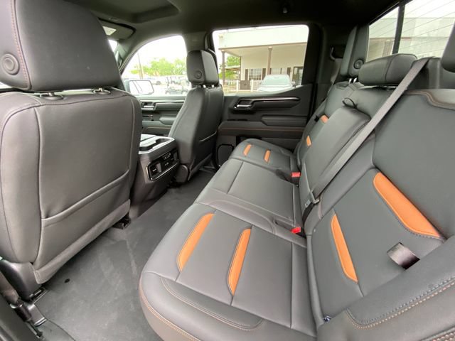 Used 2025 GMC Sierra 1500 AT4 w/ Technology Package AWD/4WD image 14