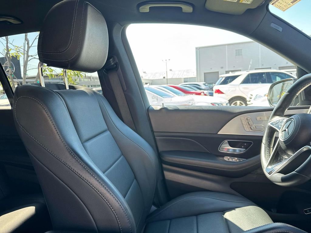 Used 2024 Mercedes-Benz GLE 350 4MATIC image 11