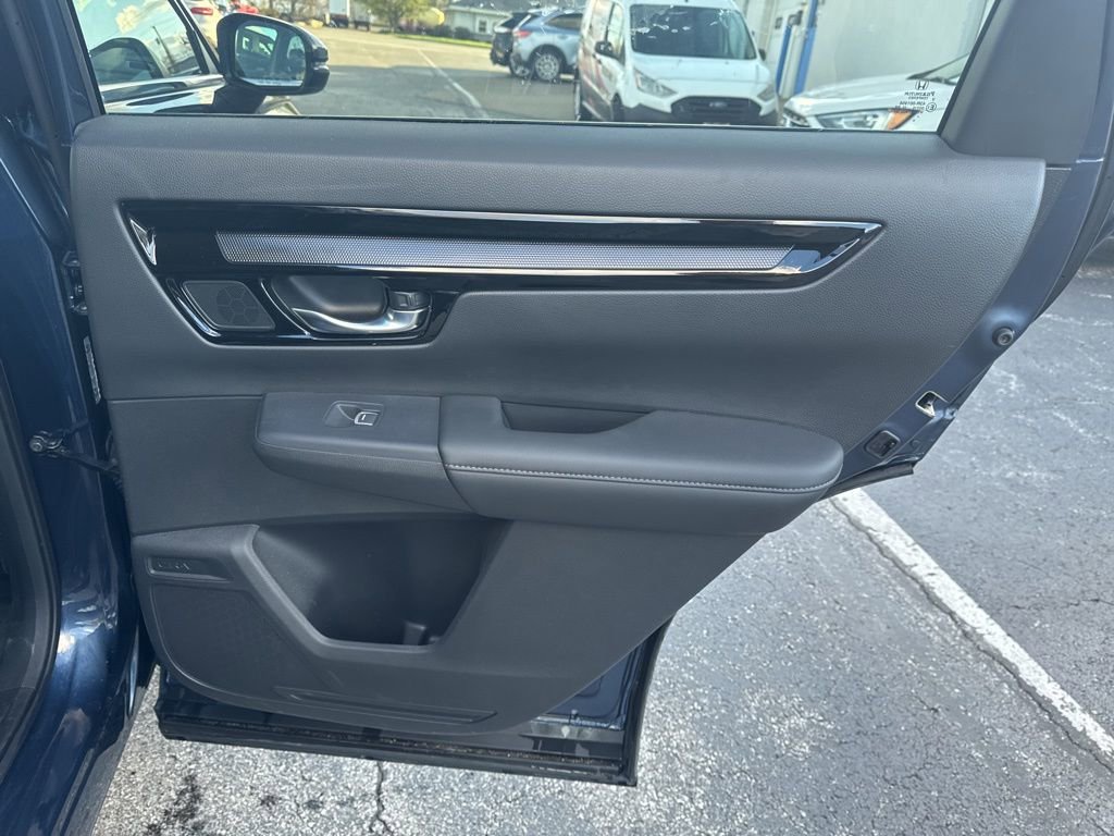 Used 2025 Honda CR-V EX-L image 32