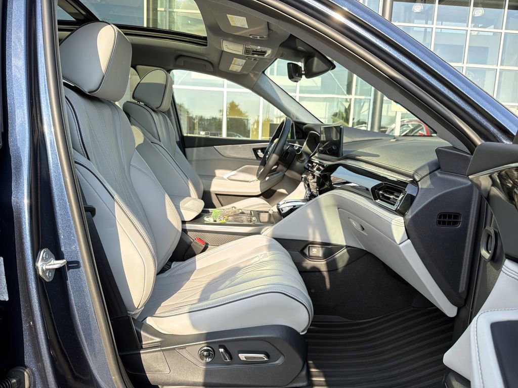 Used 2025 Acura MDX SH-AWD w/ Advance Package image 18