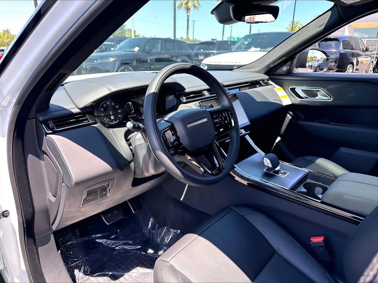 New 2026 Land Rover Range Rover Velar Dynamic SE AWD/4WD image 8