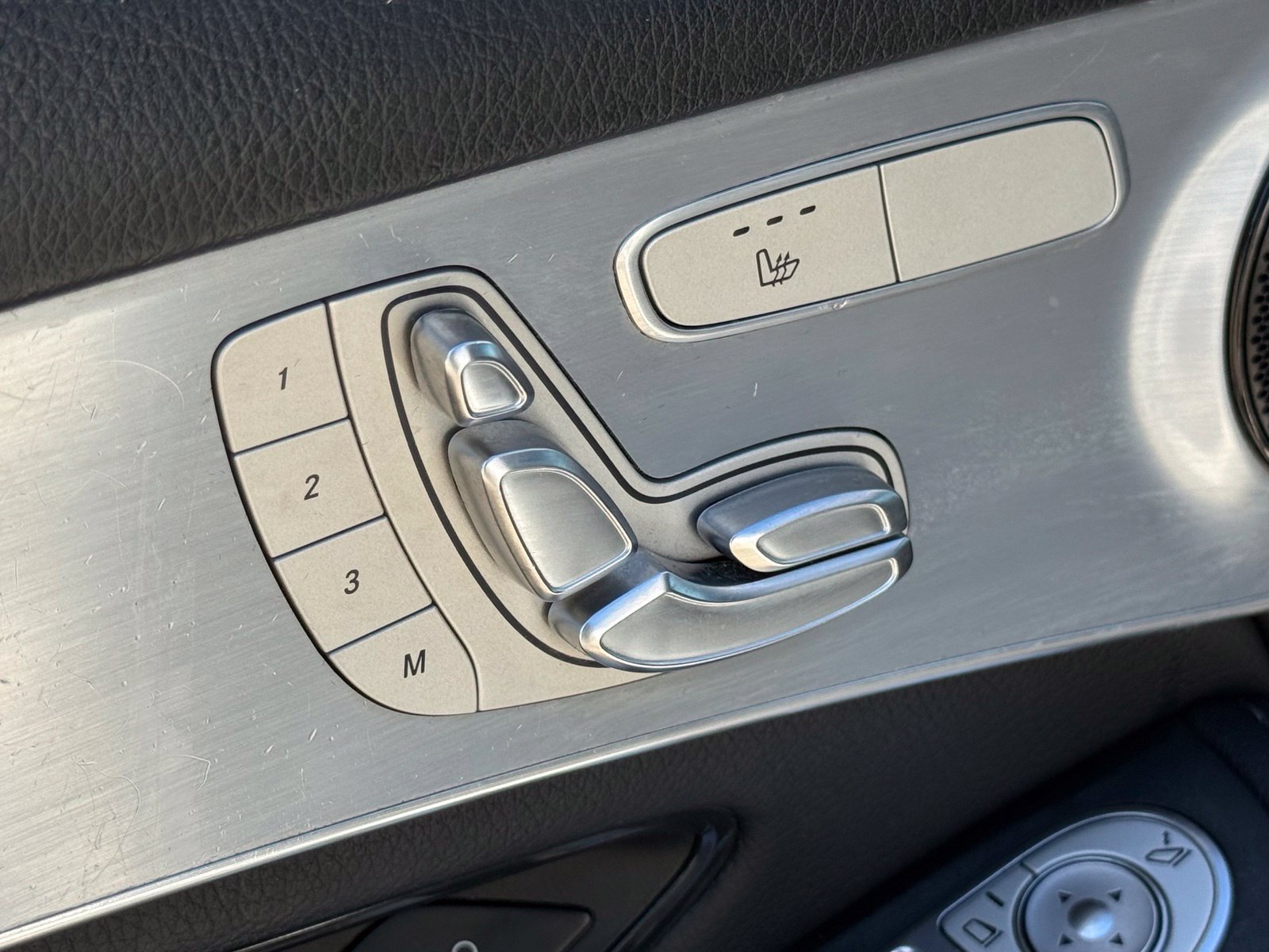 Used 2019 Mercedes-Benz GLC 300 image 22