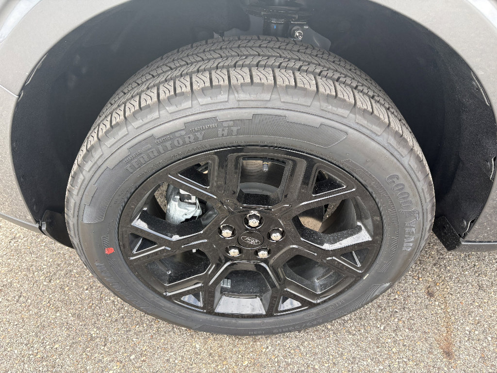 New 2026 Ford Maverick XLT image 9