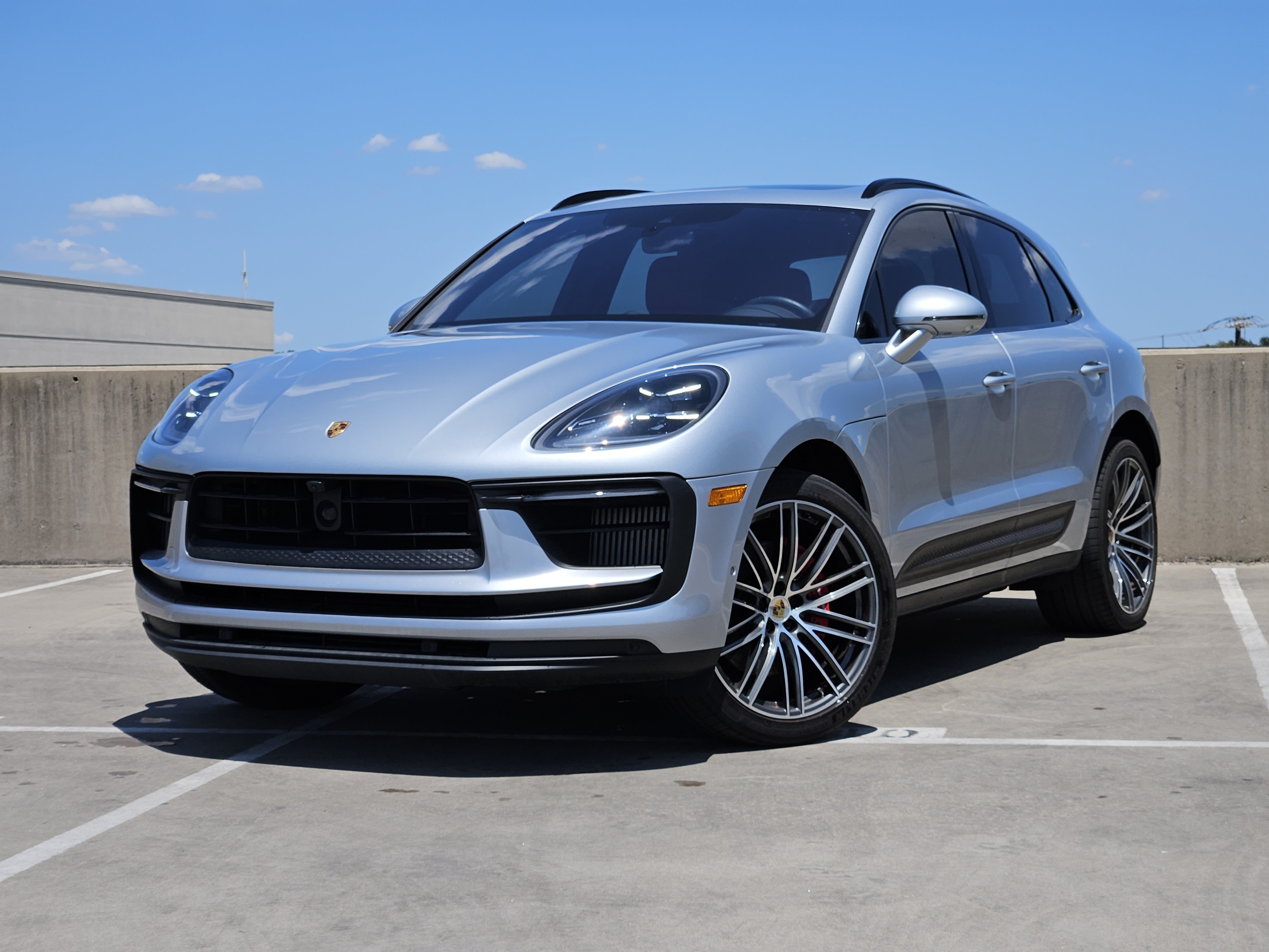 Certified 2024 Porsche Macan S AWD/4WD image 1