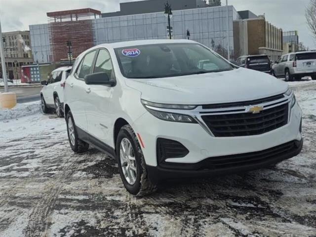 Used 2024 Chevrolet Equinox LS w/ Driver Confidence II Package image 2