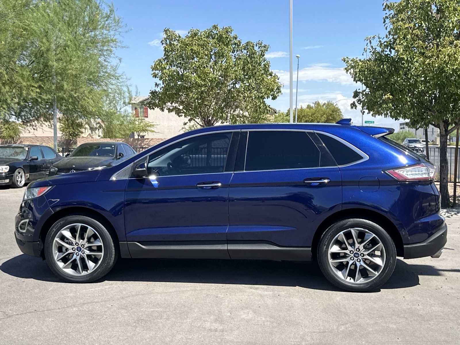 Used 2016 Ford Edge Titanium w/ Equipment Group 301A AWD/4WD image 5