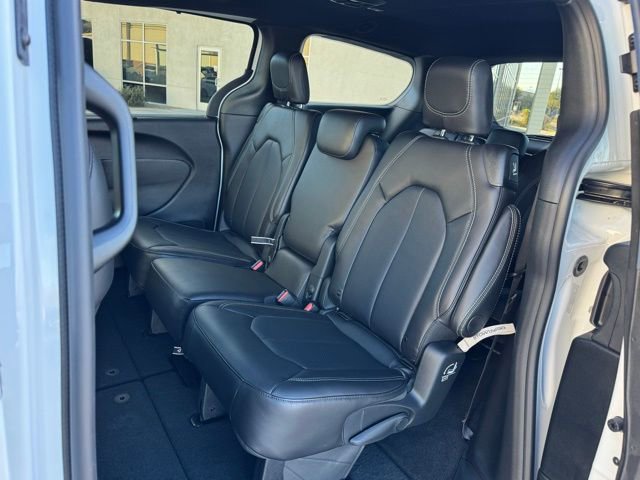 New 2026 Chrysler Pacifica Select image 26