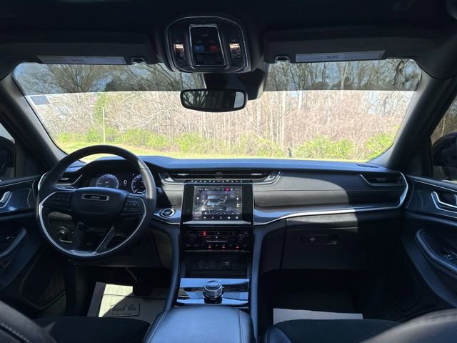 Used 2023 Jeep Grand Cherokee L Laredo image 14