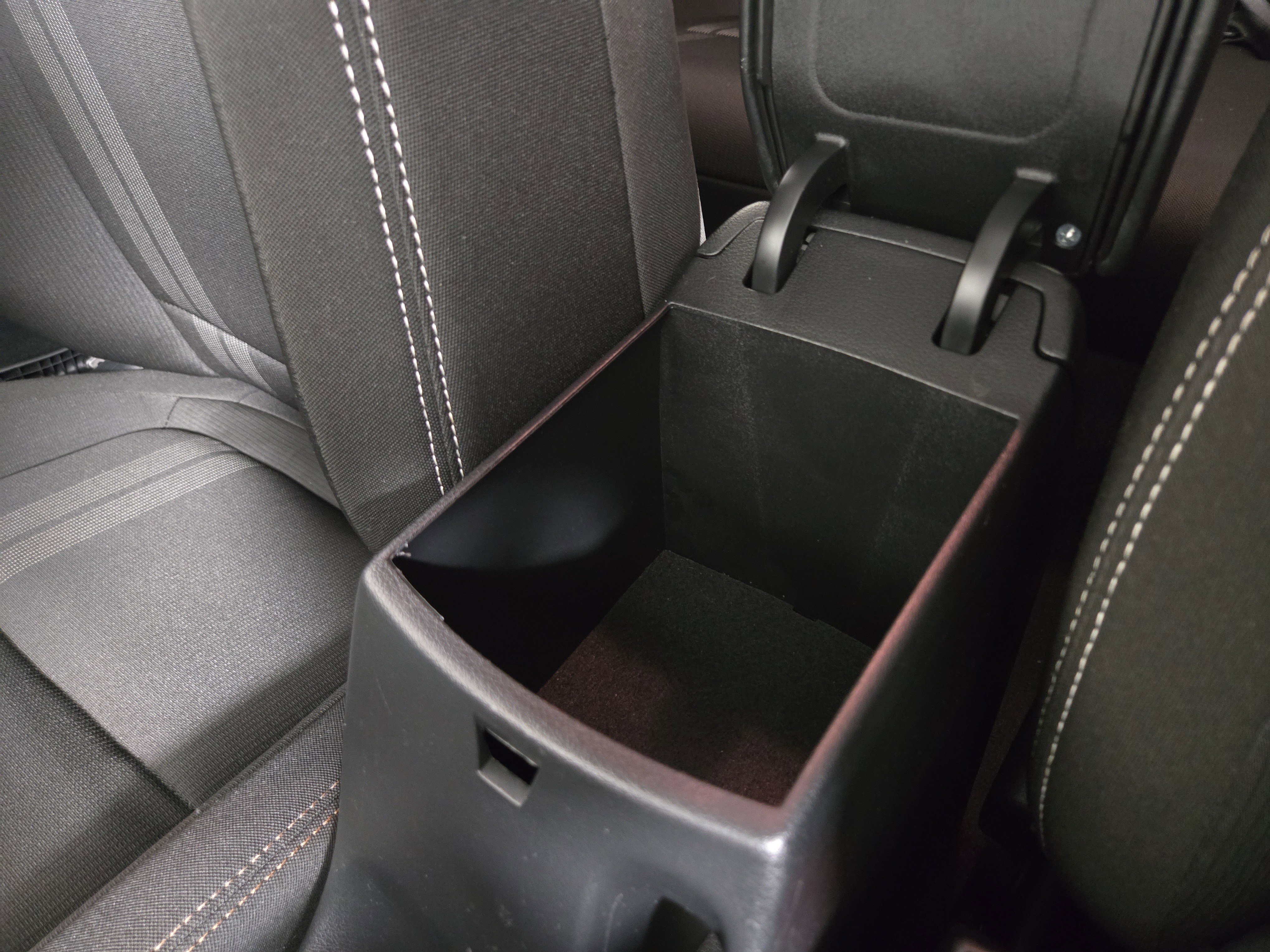Used 2024 Hyundai Venue SEL FWD image 29