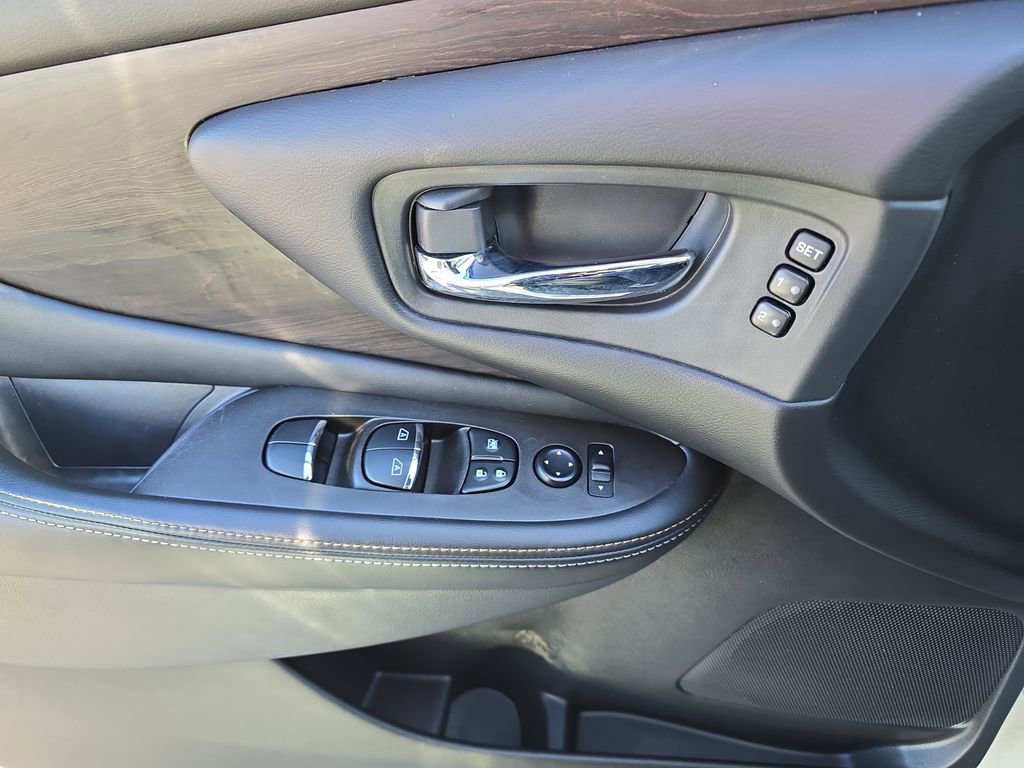 Used 2023 Nissan Murano Platinum w/ Cargo Package image 32