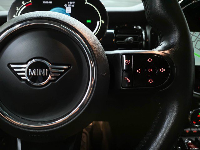 Used 2024 MINI Cooper 4-Door Hardtop FWD image 21