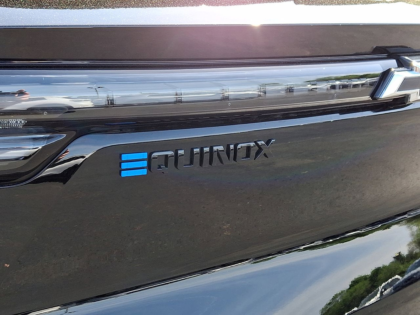 New 2025 Chevrolet Equinox EV RS w/ Convenience Package II FWD image 19
