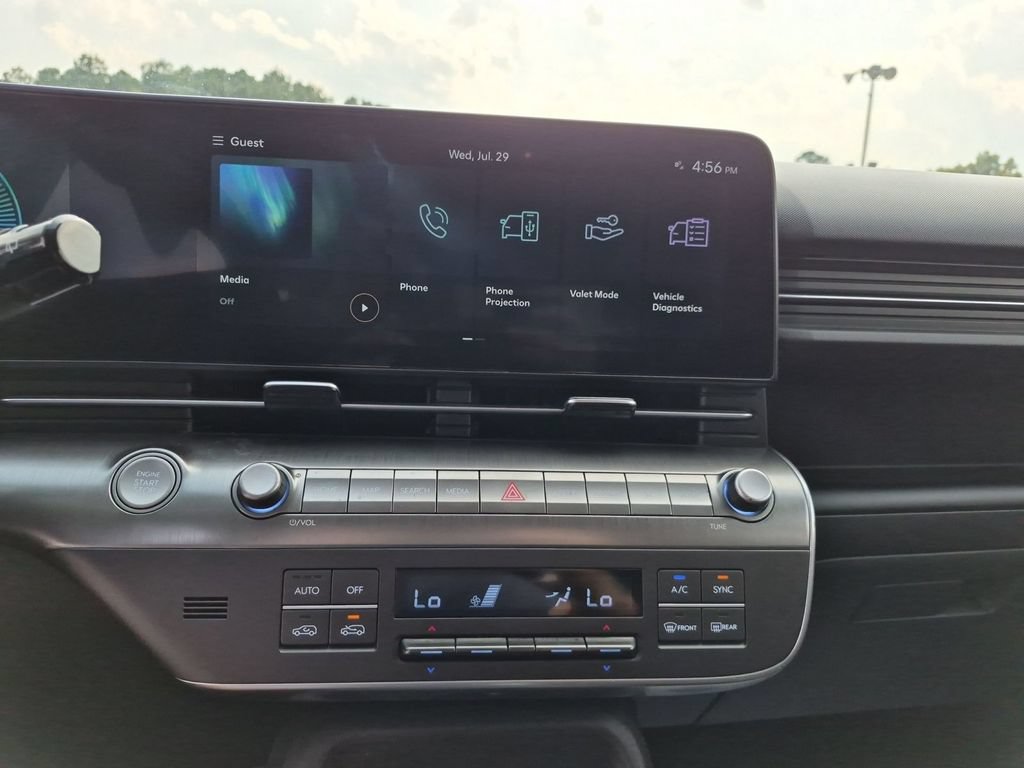 Used 2025 Hyundai Kona SEL FWD image 22