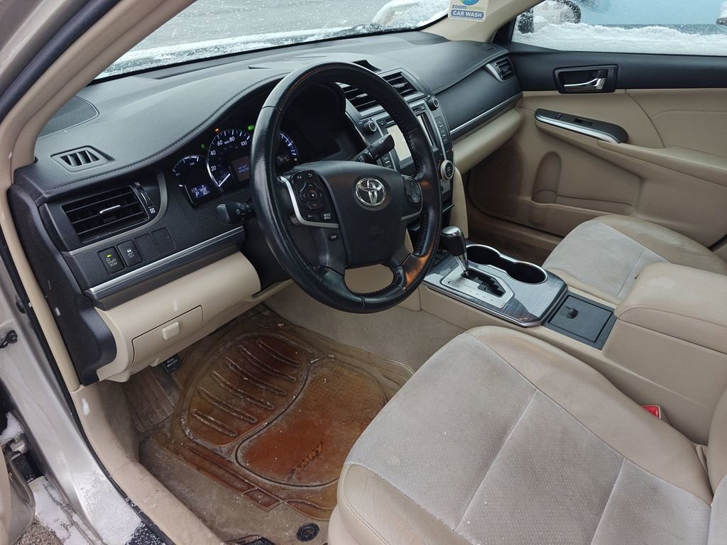 Used 2014 Toyota Camry XLE w/ Leather Package image 7