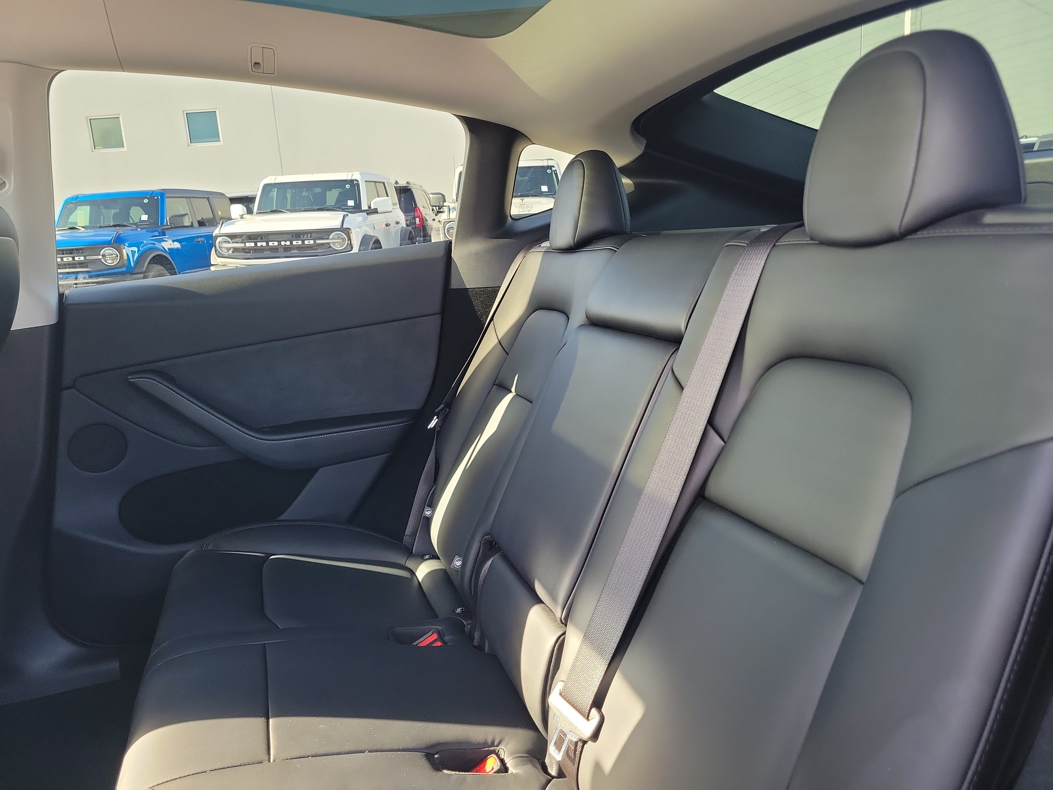 Used 2024 Tesla Model Y Long Range AWD/4WD image 19