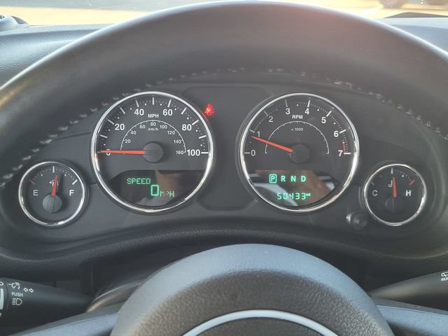 Used 2015 Jeep Wrangler Sahara w/ Connectivity Group AWD/4WD image 6