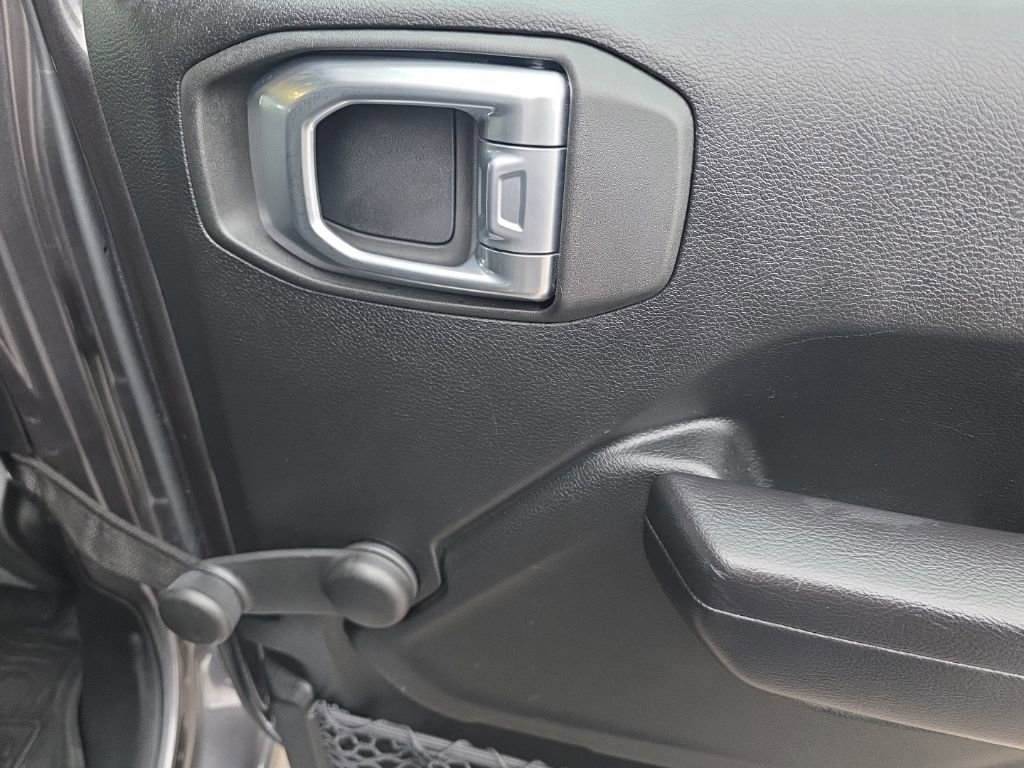 Used 2020 Jeep Gladiator Sport image 34