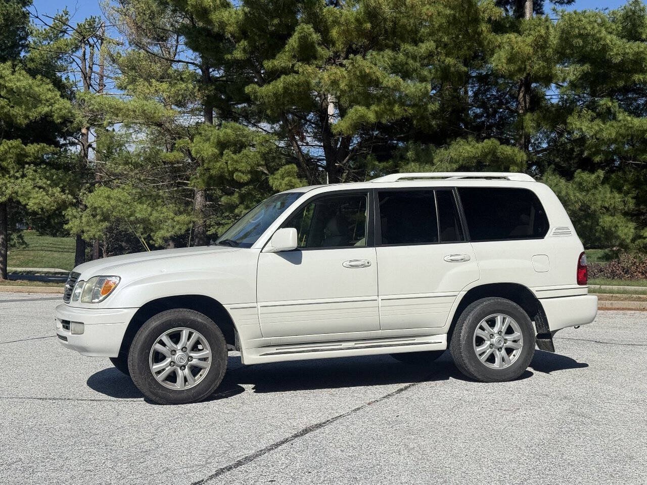Used 2005 Lexus LX 470 4WD w/ Preferred Accessory Pkg