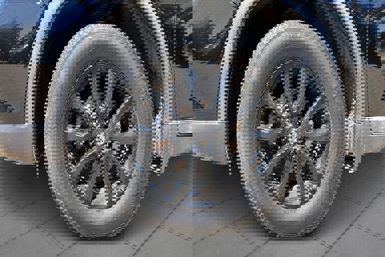 Used 2017 Nissan Rogue SV w/ Midnight Edition Package image 11