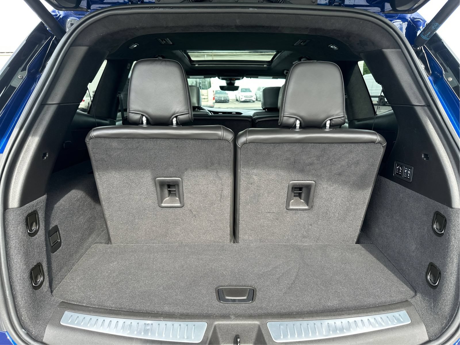 Certified 2025 Cadillac XT6 Sport w/ Platinum Package AWD/4WD image 13