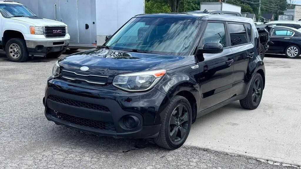 Used 2017 Kia Soul w/ Convenience Package FWD image 2