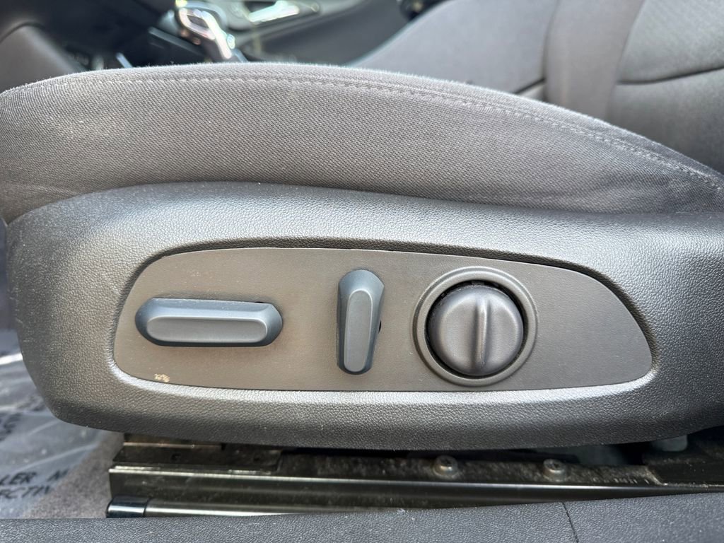 Used 2022 Chevrolet Malibu LT image 16