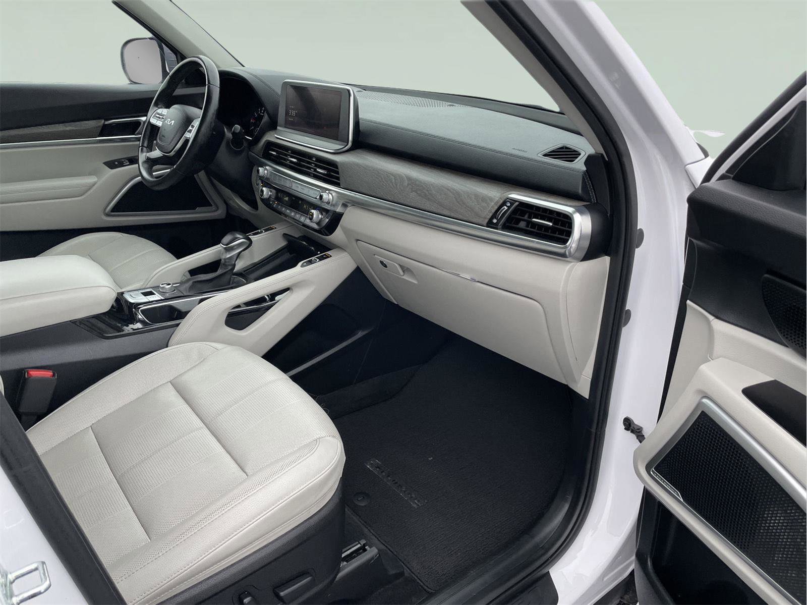 Used 2022 Kia Telluride EX w/ EX Premium Package image 22