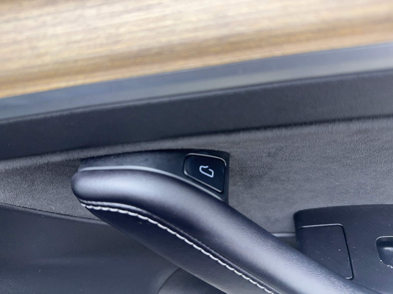 Used 2022 Tesla Model 3 Long Range AWD/4WD image 31