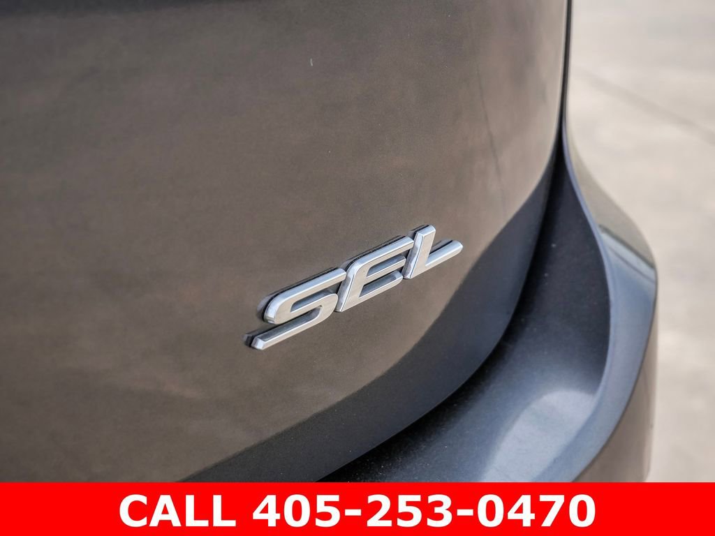 Used 2015 Ford Edge SEL FWD image 11