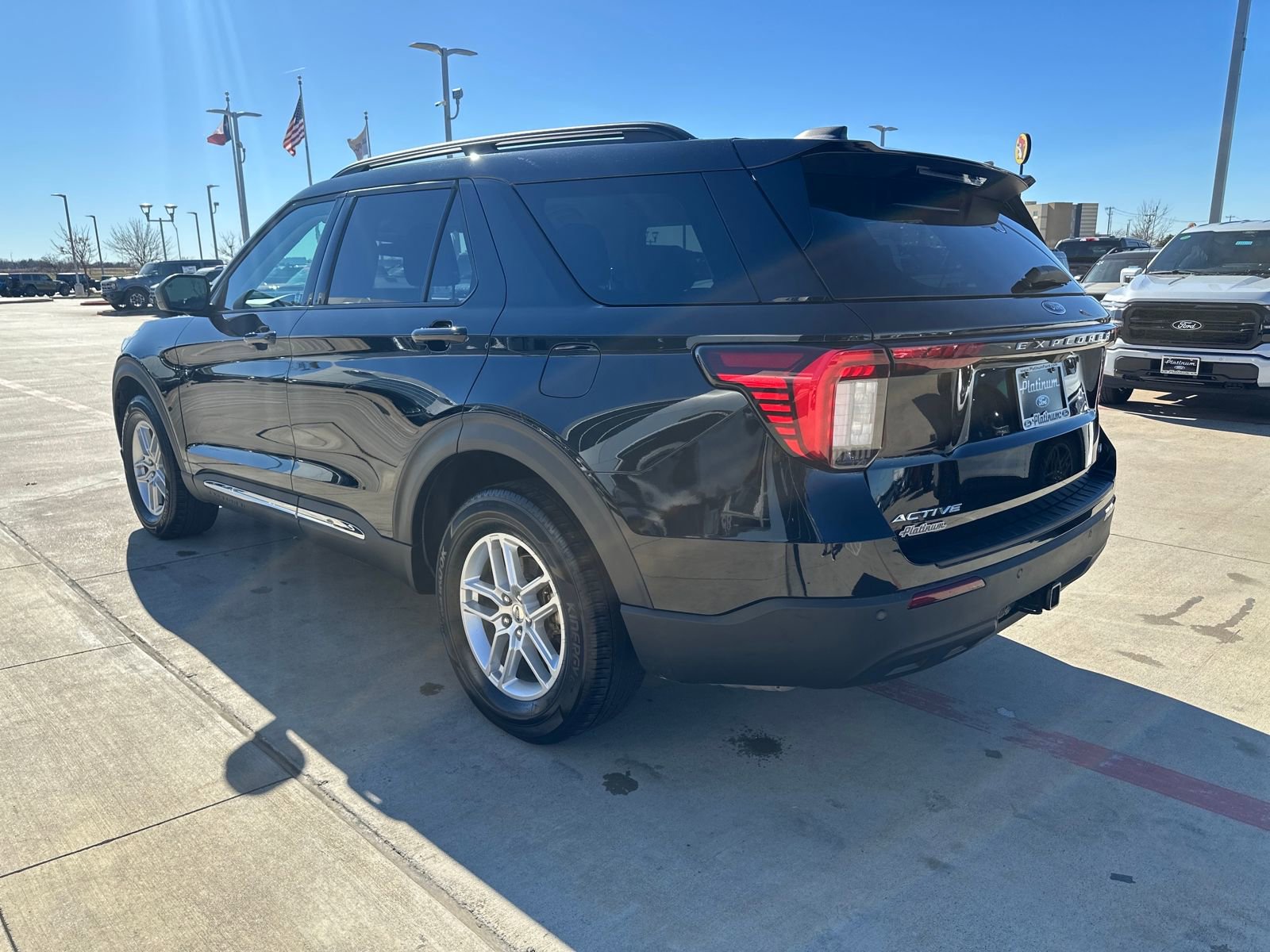 Used 2025 Ford Explorer Active image 3