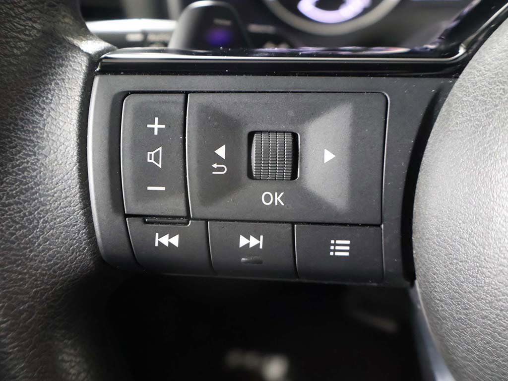 Used 2023 Nissan Rogue SV image 35