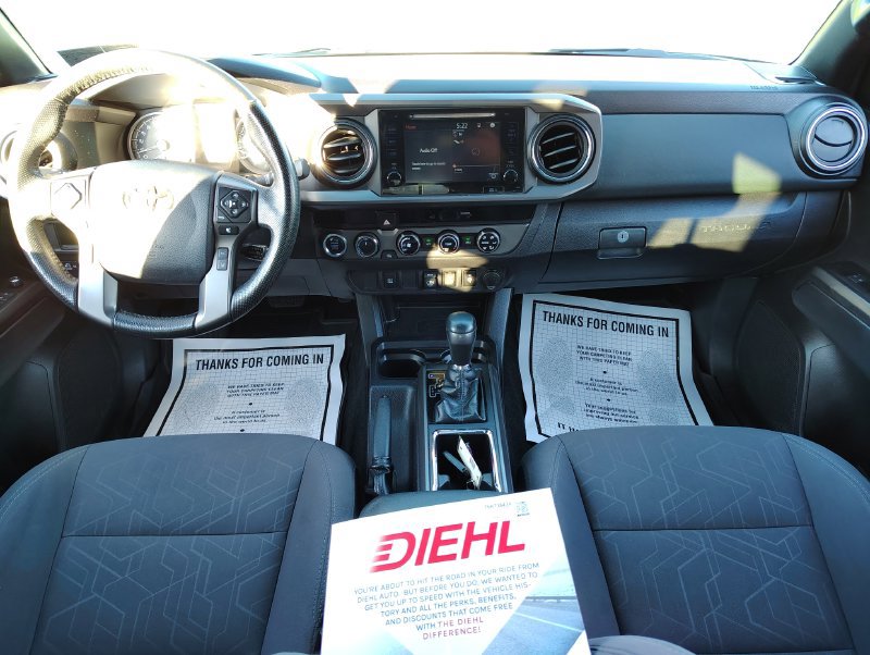 Used 2018 Toyota Tacoma TRD Sport AWD/4WD image 24
