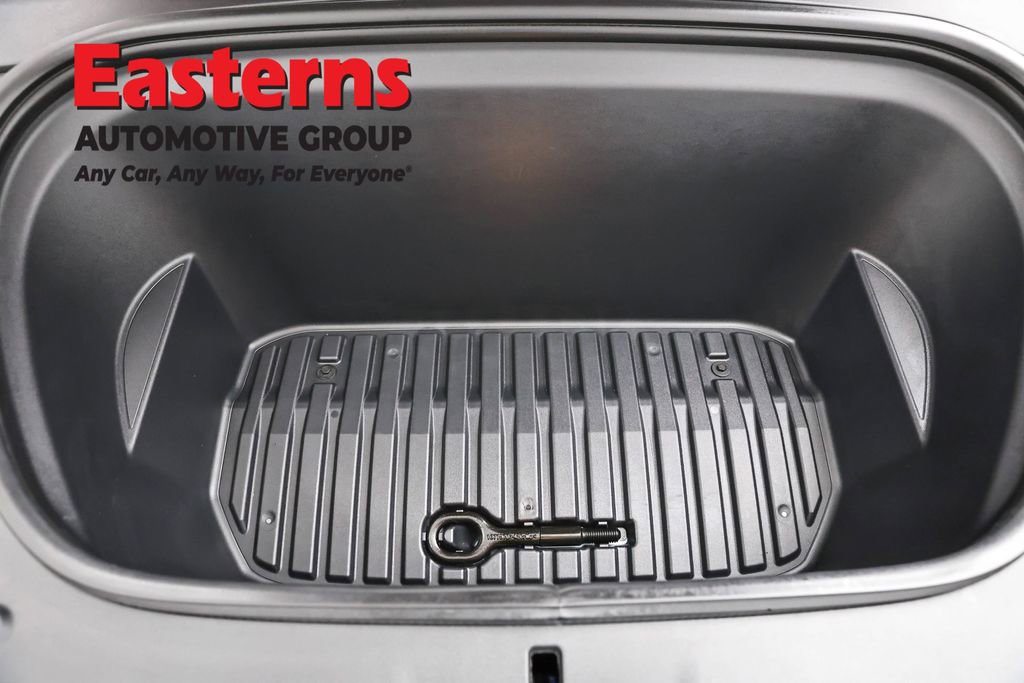 Used 2022 Tesla Model Y Long Range image 7