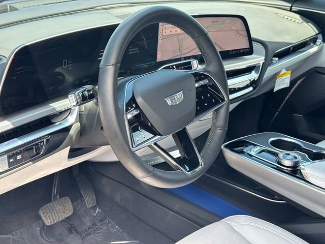 New 2025 Cadillac Lyriq Luxury w/ LPO, Floor Liner Package AWD/4WD image 19