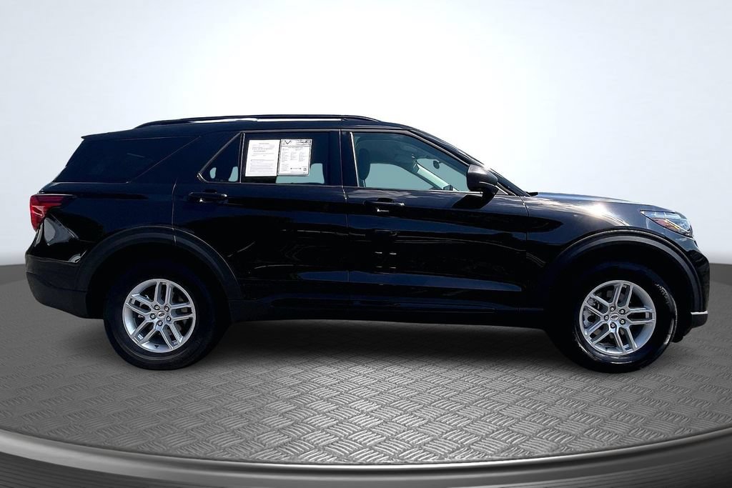 Used 2026 Ford Explorer Active AWD/4WD image 4