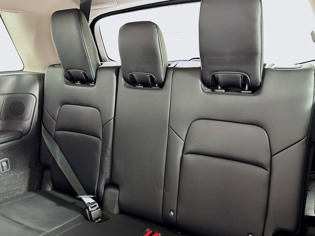 Used 2023 Nissan Pathfinder Platinum w/ Cargo Package image 11