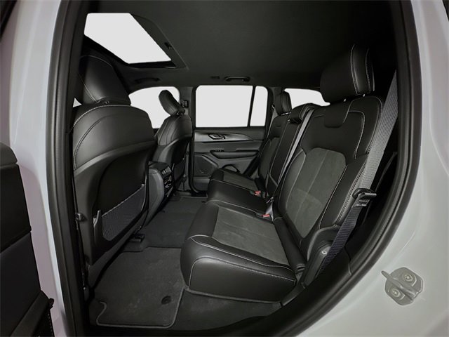 New 2025 Jeep Grand Cherokee Altitude image 15