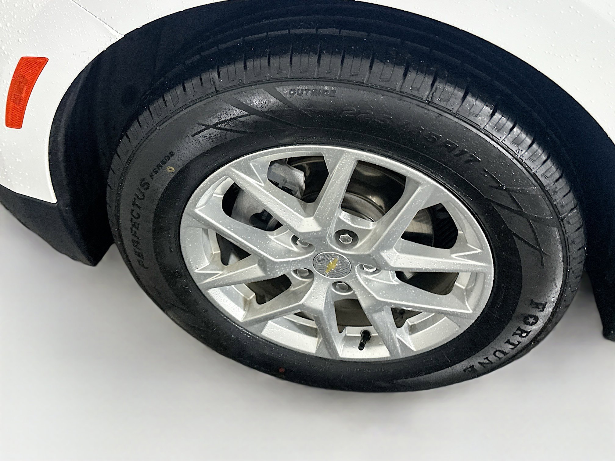 Used 2022 Chevrolet Equinox LS w/ LS Convenience Package image 11