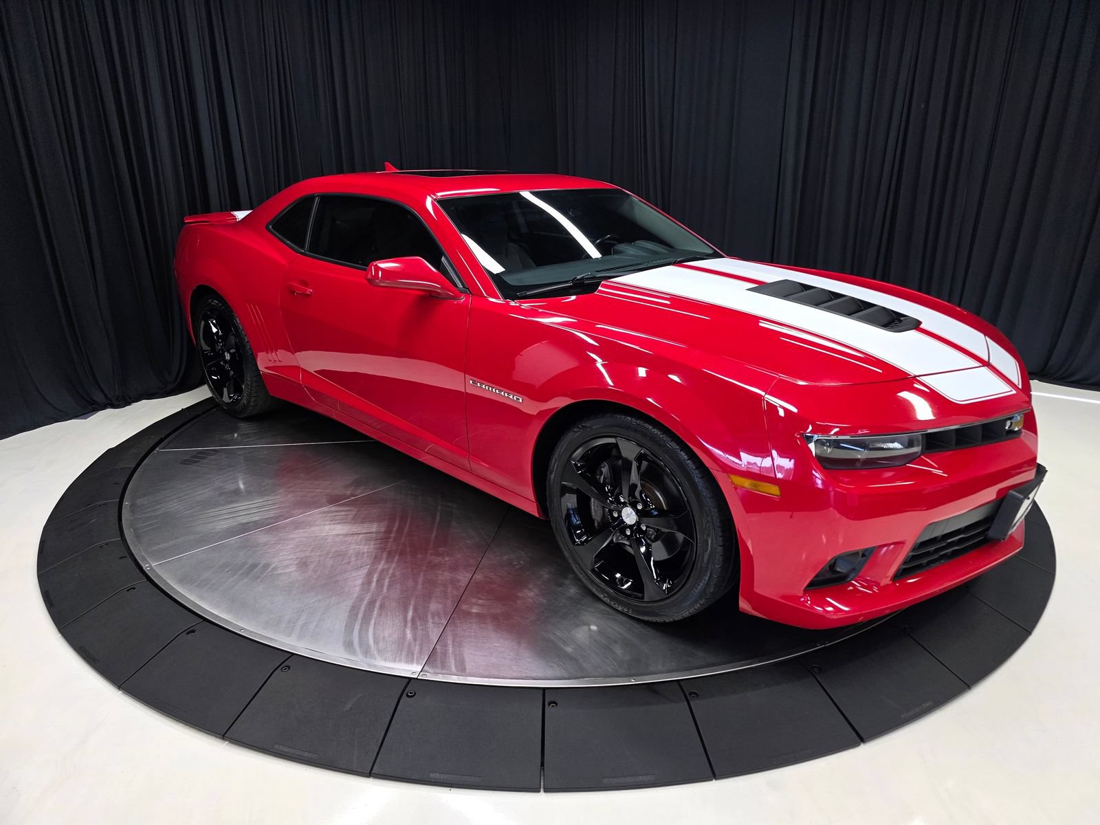 Used 2014 Chevrolet Camaro SS w/ RS Package RWD image 13